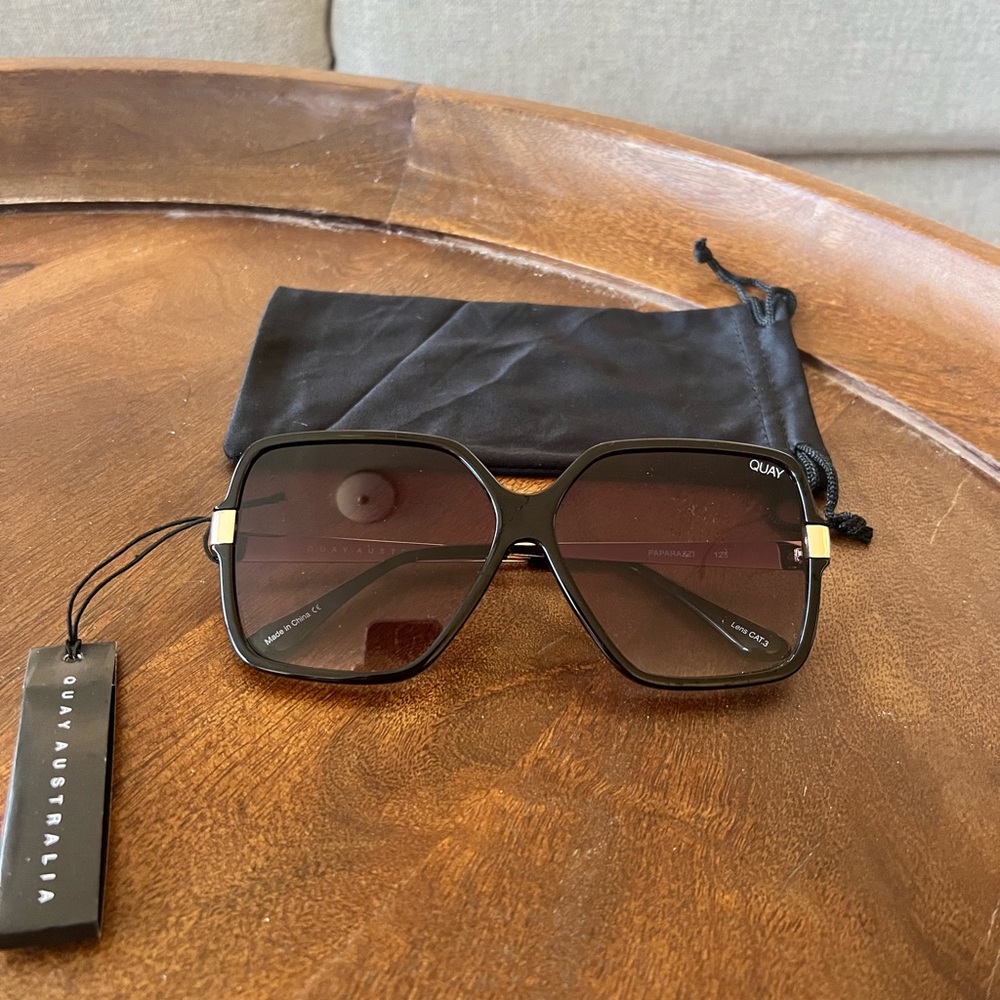 Quay Australia’s “Paparazzi ” frame in black